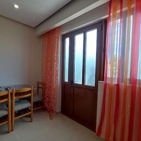 Achilles Apartments ساراندا الغرفة الصورة