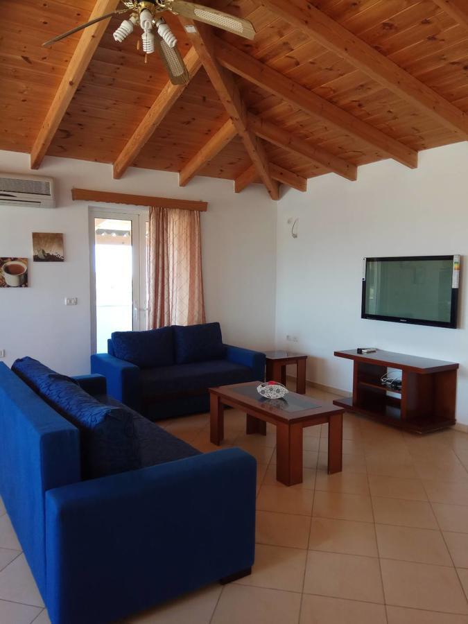 Achilles Apartments ساراندا المظهر الخارجي الصورة